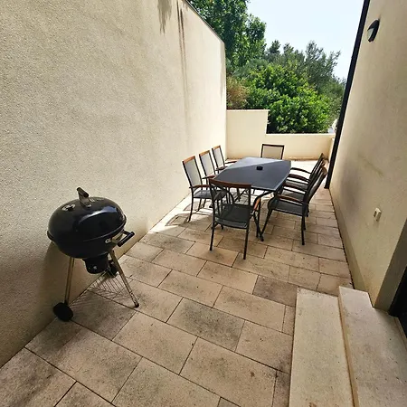Karigo 4 Apartment Makarska
