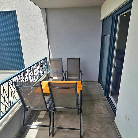 Karigo 4 * Makarska